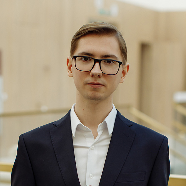 Максим Доледенок